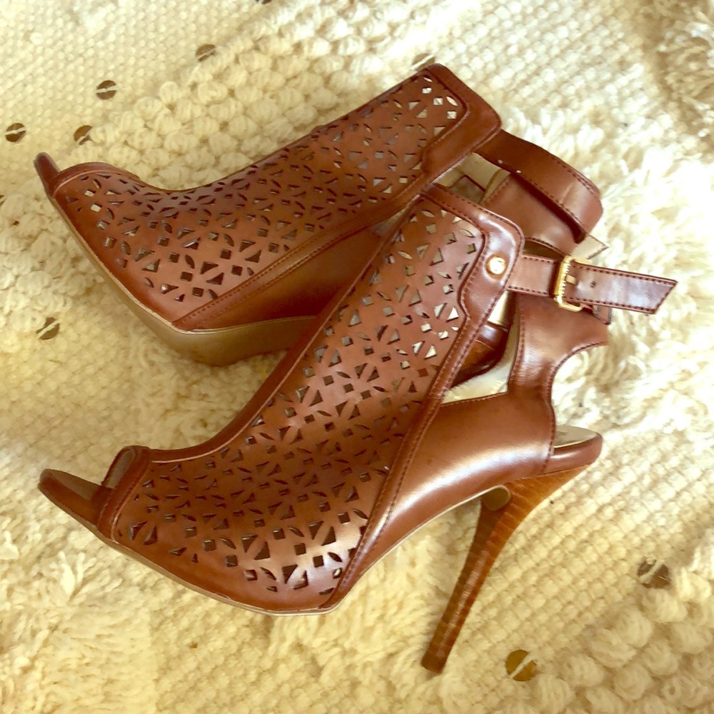 GUESS Heels
